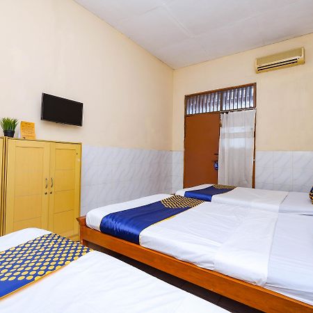 Spot On 2011 Hotel Mekar Sari Solo Екстериор снимка