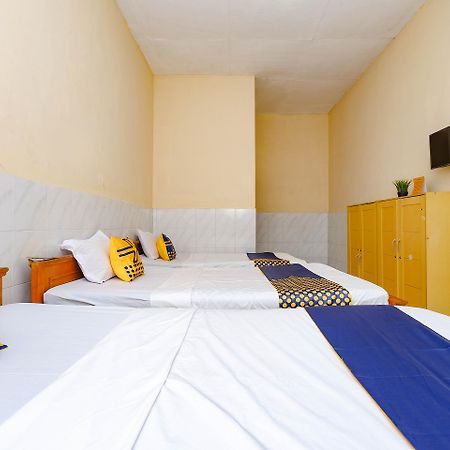 Spot On 2011 Hotel Mekar Sari Solo Екстериор снимка